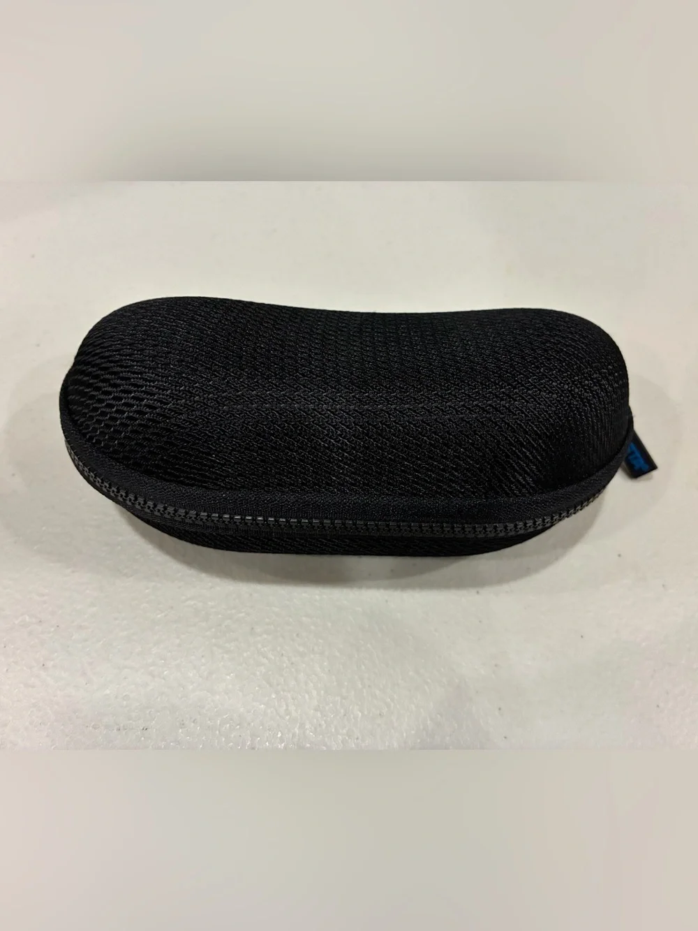 Costa Del Mar Black Hard Zipper Case for Glasses & Sunglasses